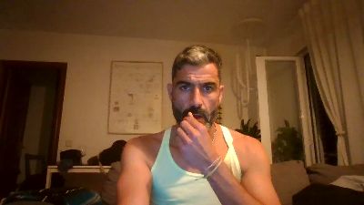 hotreds webcam model stream image