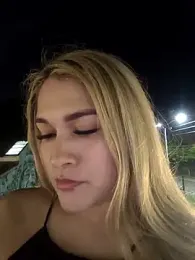 Sara_smiiith211 webcam model stream image