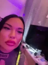 _MelinaCurves_ webcam model stream image