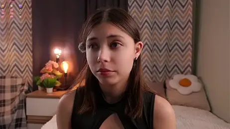 DarelleFare webcam model stream image