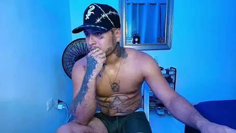 crow_black00 webcam stripchat model stream image