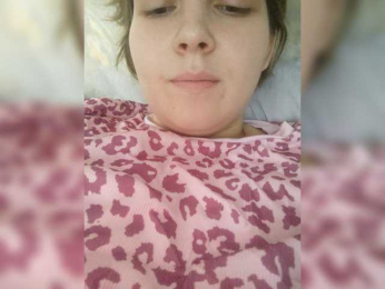 FoxyLoVe25 webcam model stream image