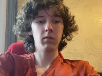 alek_trika webcam model stream image
