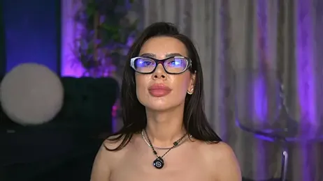 FoxieJullia webcam model stream image