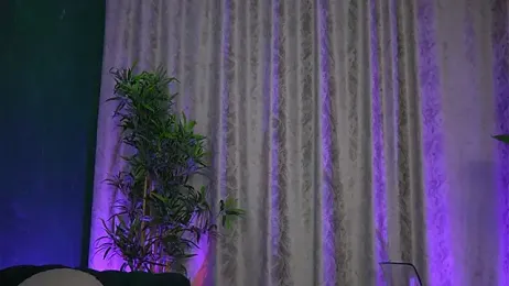 FoxieJullia webcam model stream image