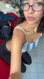 crystilove4 webcam model stream image