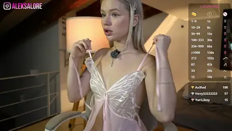 LexieLoree webcam model stream image