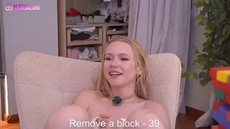 LexieLoree webcam model stream image