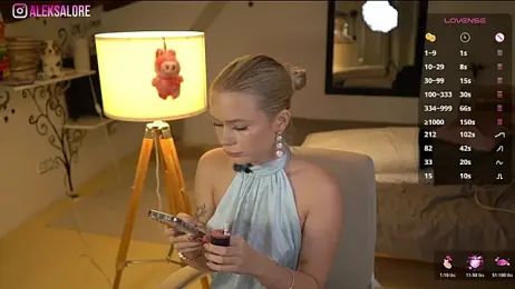 LexieLoree webcam model stream image