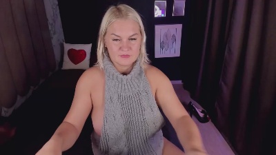 YolandaKiss webcam model stream image