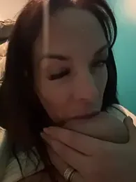 Almmaxxxx webcam model stream image