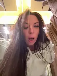 Almmaxxxx webcam model stream image