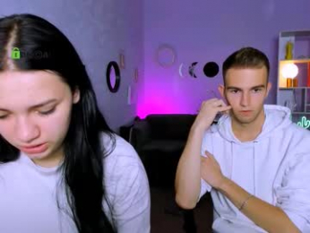 astren_villo webcam model stream image