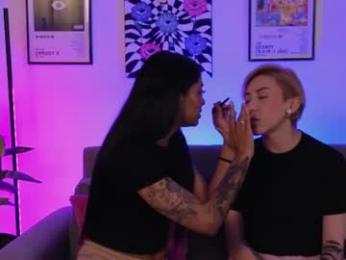 violettgrey_ webcam model stream image