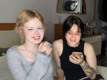 AliceAndMia webcam bongacams model stream image