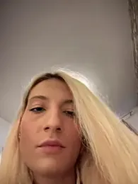 Ella_Charm webcam model stream image