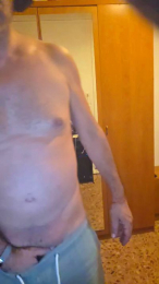 JoyzHot webcam model stream image