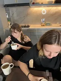 Nura_n_Sarah webcam model stream image