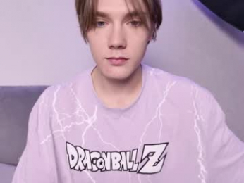 callmenineoneseven webcam model stream image