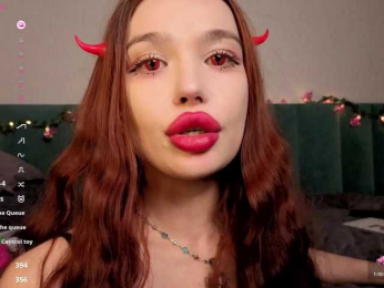 PrettyLilie webcam model stream image