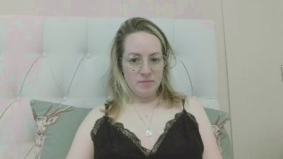 MillyKitch88 webcam model stream image