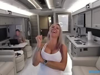 wildwifebarbie webcam chaturbate model stream image