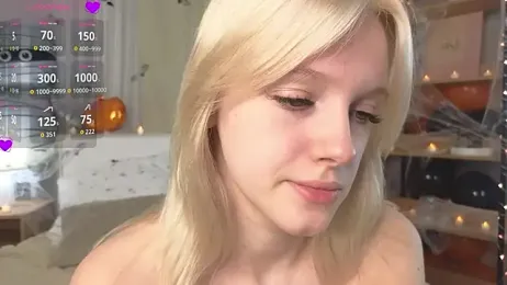 EdlaHewell webcam model stream image