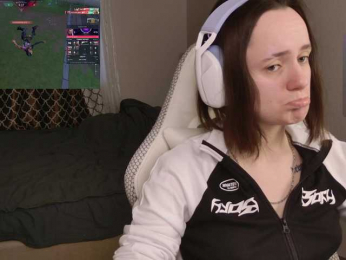 LunaL0ve webcam model stream image