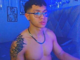 Junior Wayne webcam model stream image