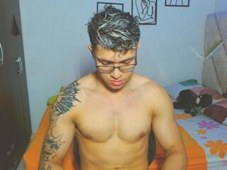 Junior Wayne webcam model stream image