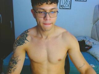 Junior Wayne webcam model stream image