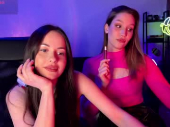 shy_bee webcam model stream image