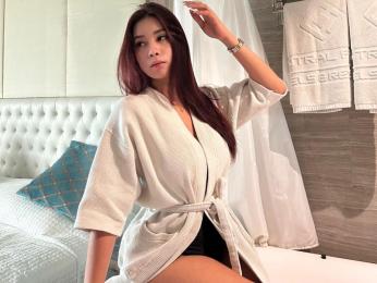 AngeliqueLuxe webcam model stream image