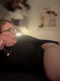 blondebitch2 webcam model stream image