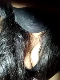 umairahaasan_1 webcam model stream image