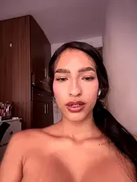 DulceLenns webcam model stream image