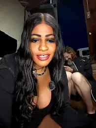 AmazonianMistress webcam model stream image