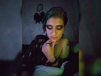 UntouchableSquirtWitch webcam bongacams model stream image