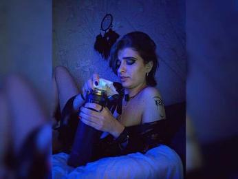 UntouchableSquirtWitch webcam bongacams model stream image