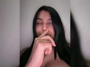 Julinaa9 webcam model stream image