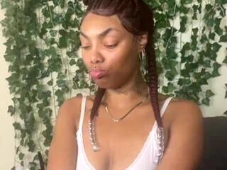 Simone Money webcam model stream image