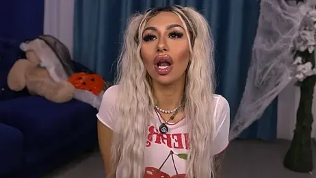 GoldenAmber webcam model stream image