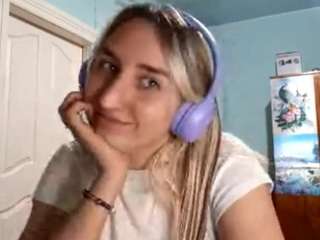 kerrieneloms webcam model stream image