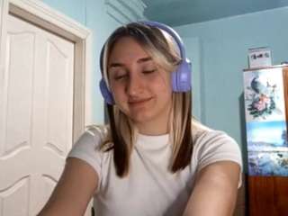 kerrieneloms webcam camsoda model stream image