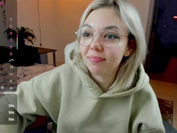 AnyaTaylorJoy_ webcam model stream image
