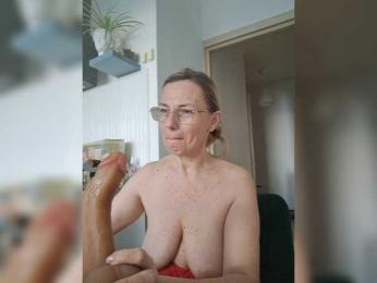 ShiningMILF webcam bongacams model stream image