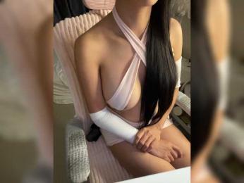 YourCrush webcam model stream image