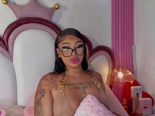 khelanyisyy webcam model stream image