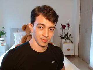 Fidelio Bertucci webcam model stream image