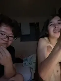 URORI0407 webcam model stream image